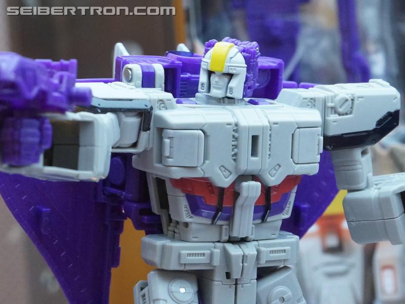 Botcon 2016: Hasbro Display: Titans Return - Transformers Event: Titans Return 055b