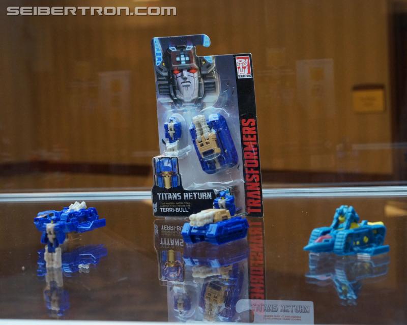 Botcon 2016: Hasbro Display: Titans Return - Transformers Event: Titans Return 075