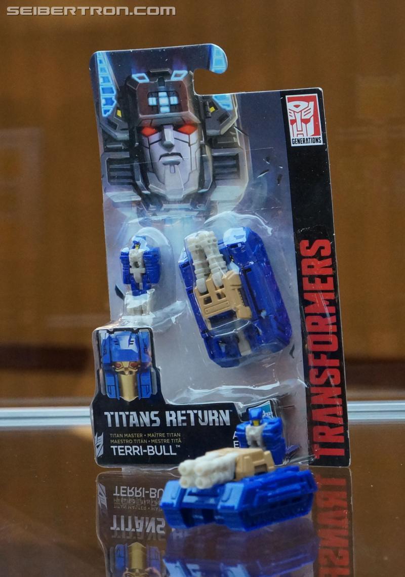 Botcon 2016: Hasbro Display: Titans Return - Transformers Event: Titans Return 075a
