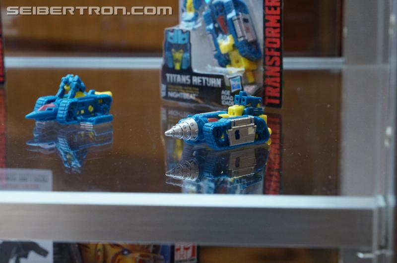 Botcon 2016: Hasbro Display: Titans Return - Transformers Event: Titans Return 077