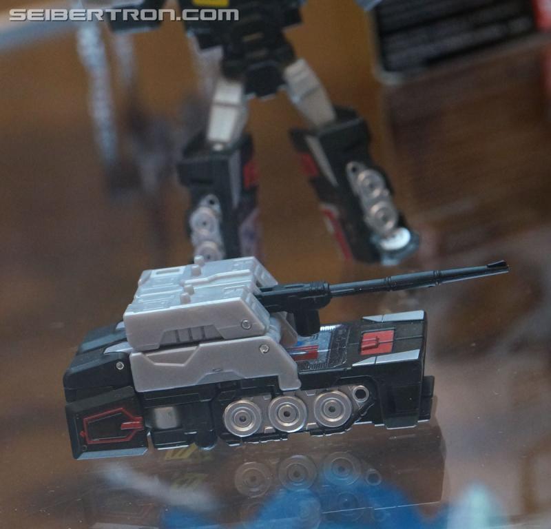 Botcon 2016: Hasbro Display: Titans Return - Transformers Event: Titans Return 092