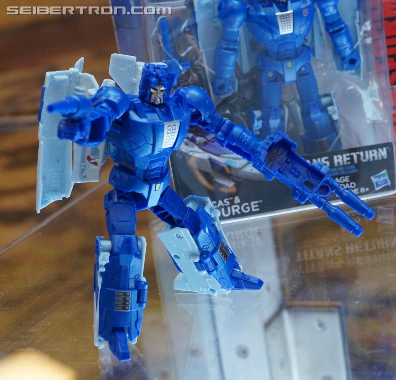 Botcon 2016: Hasbro Display: Titans Return - Transformers Event: Titans Return 103a