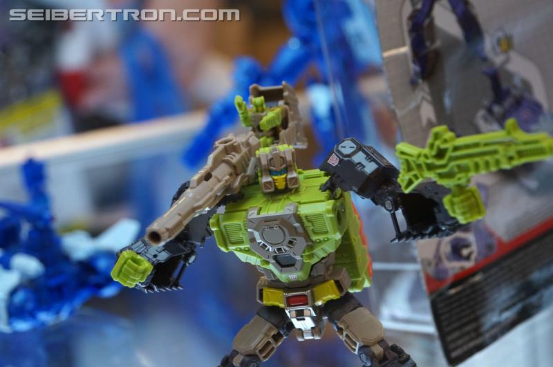 Transformers News: #BotCon2016 Titans Return: Powermaster Optimus, Voyager Astrotrain, Wheelie, More
