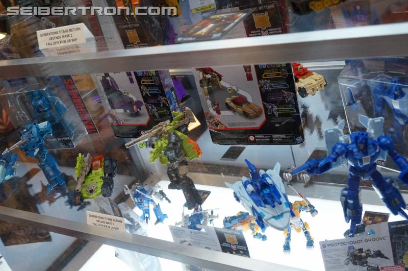 Botcon 2016: Hasbro Display: Titans Return - Transformers Event: Titans Return 200