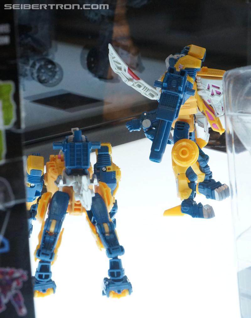 Botcon 2016: Hasbro Display: Titans Return - Transformers Event: Titans Return 210a