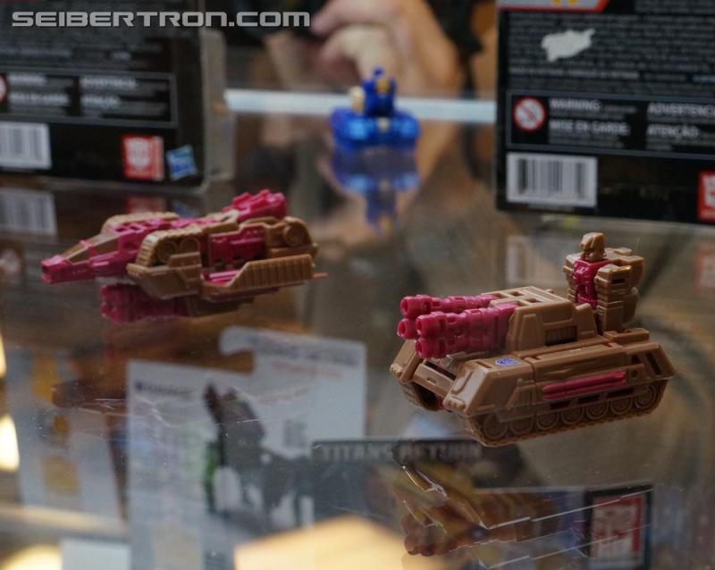Botcon 2016: Hasbro Display: Titans Return - Transformers Event: Titans Return 213a
