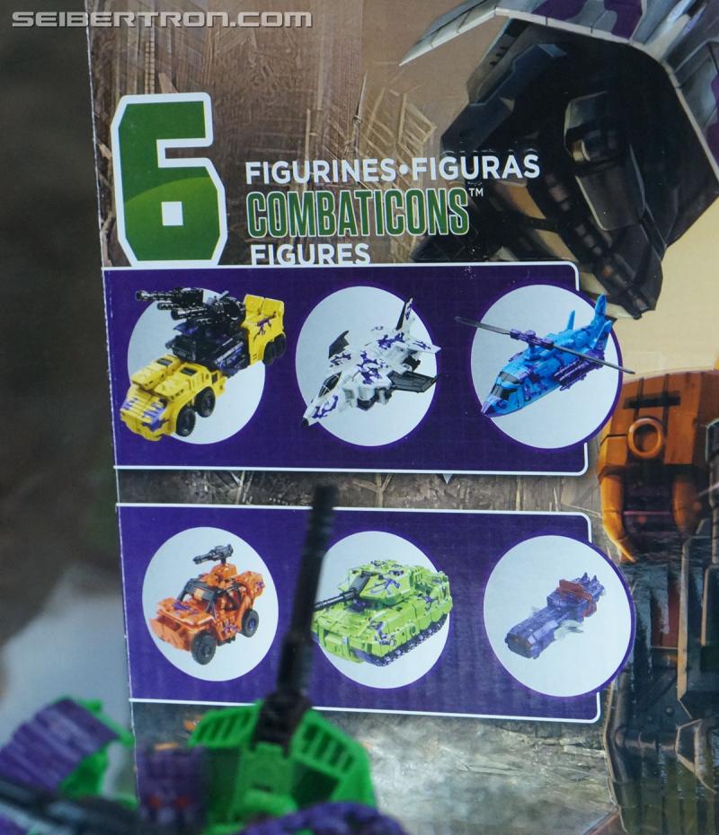 Botcon 2016 - Hasbro Display: Combiner Wars Victorion and G2 Bruticus Sets