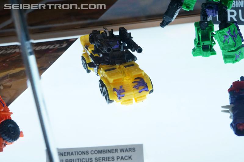 Botcon 2016: Hasbro Display: Combiner Wars Victorion and G2 Bruticus Sets - Transformers Event: Victorion+g2 Bruticus 010