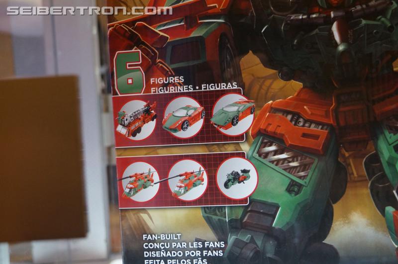 Botcon 2016: Hasbro Display: Combiner Wars Victorion and G2 Bruticus Sets - Transformers Event: Victorion+g2 Bruticus 017