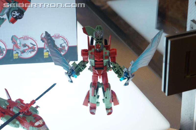 Botcon 2016: Hasbro Display: Combiner Wars Victorion and G2 Bruticus Sets - Transformers Event: Victorion+g2 Bruticus 019