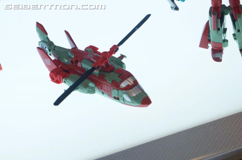 Botcon 2016: Hasbro Display: Combiner Wars Victorion and G2 Bruticus Sets - Transformers Event: Victorion+g2 Bruticus 021