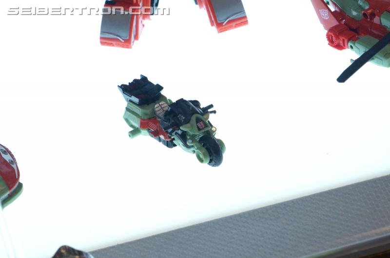 Botcon 2016: Hasbro Display: Combiner Wars Victorion and G2 Bruticus Sets - Transformers Event: Victorion+g2 Bruticus 022