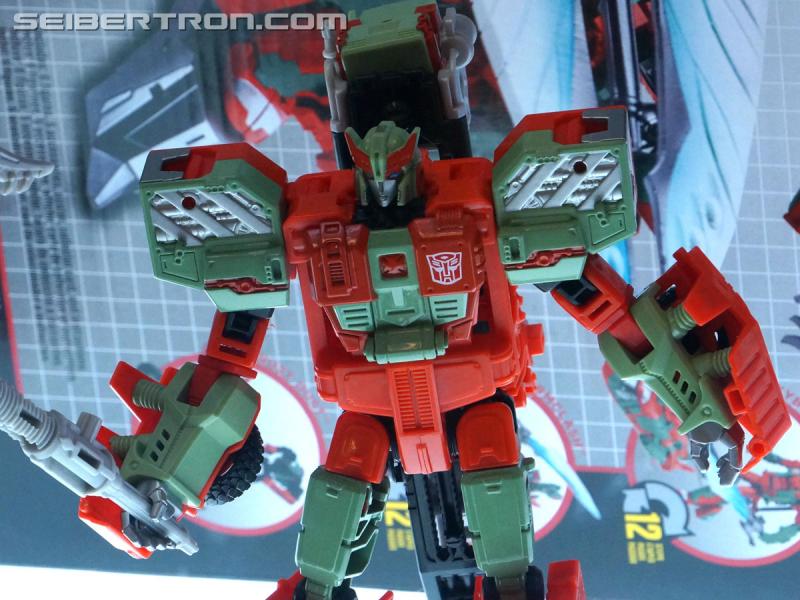 Botcon 2016: Hasbro Display: Combiner Wars Victorion and G2 Bruticus Sets - Transformers Event: Victorion+g2 Bruticus 024a