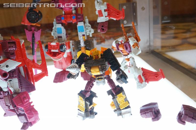 Botcon 2016: Hasbro Display: Combiner Wars Computron - Transformers Event: Combiner Wars Computron 039