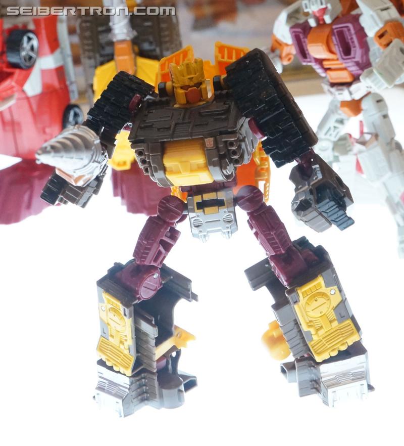 Botcon 2016: Hasbro Display: Combiner Wars Computron - Transformers Event: Combiner Wars Computron 040