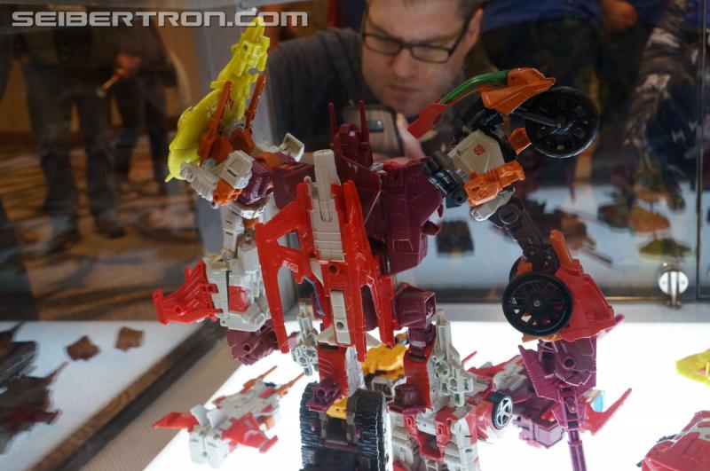 Botcon 2016: Hasbro Display: Combiner Wars Computron - Transformers Event: Computron 023
