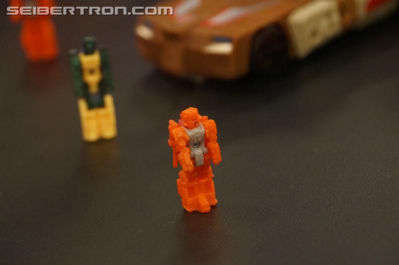 Botcon 2016: Fortress Maximus Titan Masters Battle Scene Diorama - Transformers Event: Fort Max Diorama 043