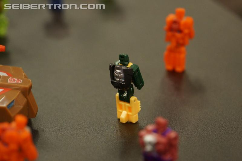 Botcon 2016: Fortress Maximus Titan Masters Battle Scene Diorama - Transformers Event: Fort Max Diorama 044