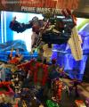Botcon 2016: Fortress Maximus Titan Masters Battle Scene Diorama - Transformers Event: Fort Max Diorama 034