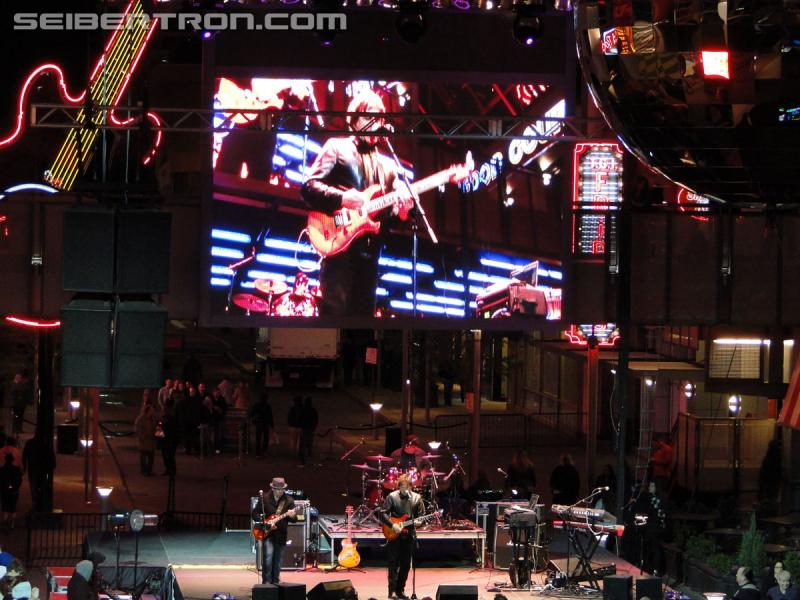 Botcon 2016: Hall of Fame with Judd Nelson and David Kaye plus Stan Bush and Vince DiCola in Concert - Transformers Event: Concert+hall Of Fame 157