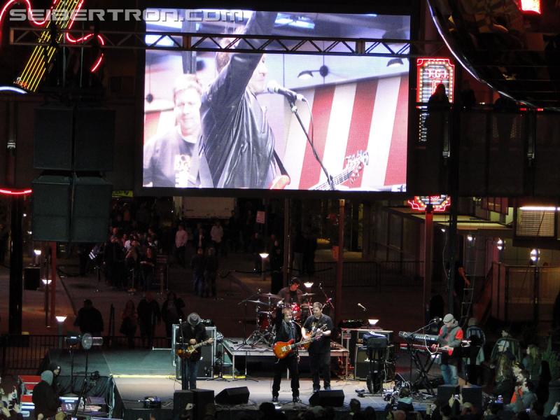 Botcon 2016: Hall of Fame with Judd Nelson and David Kaye plus Stan Bush and Vince DiCola in Concert - Transformers Event: Concert+hall Of Fame 183