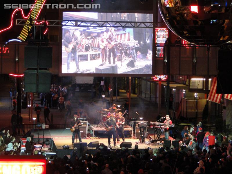 Botcon 2016: Hall of Fame with Judd Nelson and David Kaye plus Stan Bush and Vince DiCola in Concert - Transformers Event: Concert+hall Of Fame 191