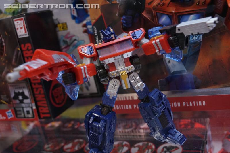 SDCC 2016 - Preview Night: Platinum Edition Transformers