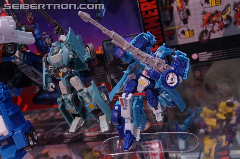 SDCC 2016: Preview Night: Platinum Edition Transformers - Transformers Event: Platinum Edition 009