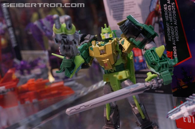 SDCC 2016: Preview Night: Platinum Edition Transformers - Transformers Event: Platinum Edition 022