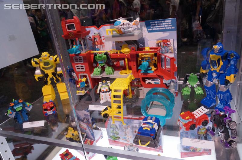 SDCC 2016 - Preview Night: Playskool Heroes Transformers Rescue Bots