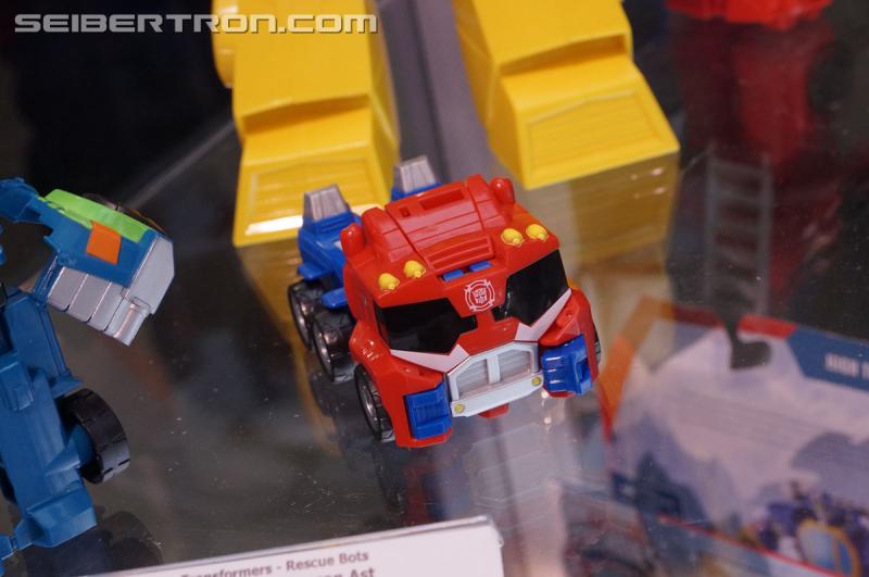 SDCC 2016 - Preview Night: Playskool Heroes Transformers Rescue Bots