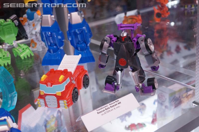 SDCC 2016 - Preview Night: Playskool Heroes Transformers Rescue Bots