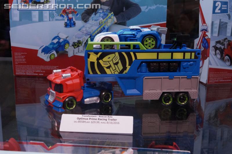 SDCC 2016: Preview Night: Playskool Heroes Transformers Rescue Bots - Transformers Event: Rescue Bots 018