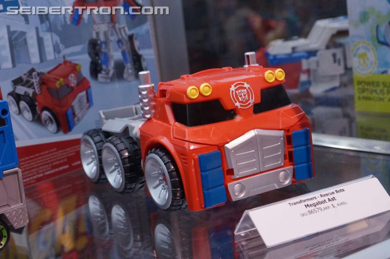 SDCC 2016: Preview Night: Playskool Heroes Transformers Rescue Bots - Transformers Event: Rescue Bots 022