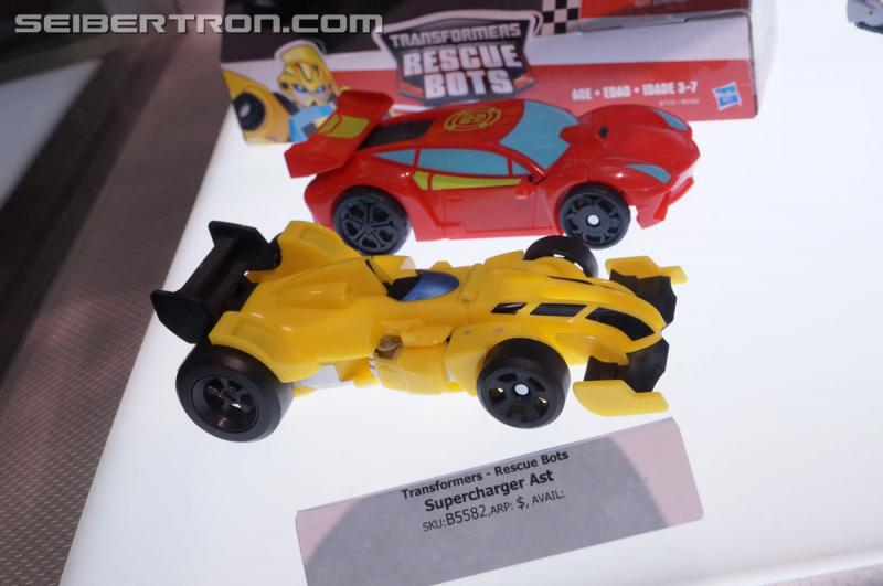 SDCC 2016 - Preview Night: Playskool Heroes Transformers Rescue Bots