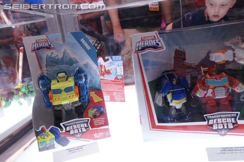 SDCC 2016 - Preview Night: Playskool Heroes Transformers Rescue Bots