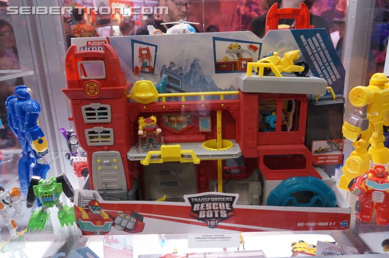 SDCC 2016 - Preview Night: Playskool Heroes Transformers Rescue Bots