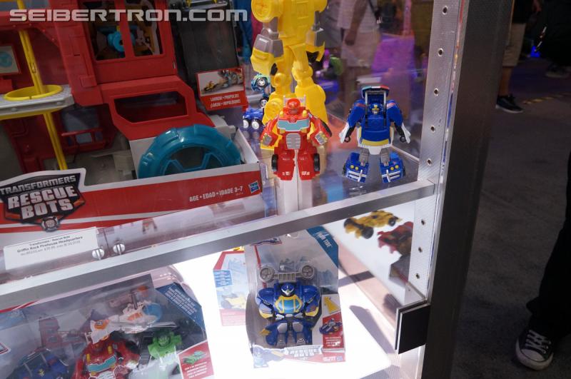 SDCC 2016: Preview Night: Playskool Heroes Transformers Rescue Bots - Transformers Event: Rescue Bots 045