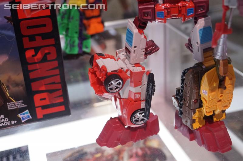 SDCC 2016: Preview Night: Combiner Wars - Transformers Event: Combiner Wars 009