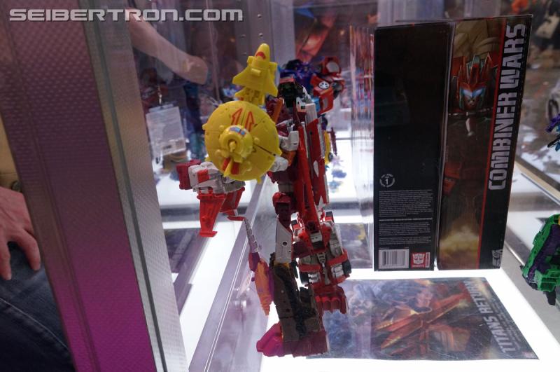 SDCC 2016: Preview Night: Combiner Wars - Transformers Event: Combiner Wars 018
