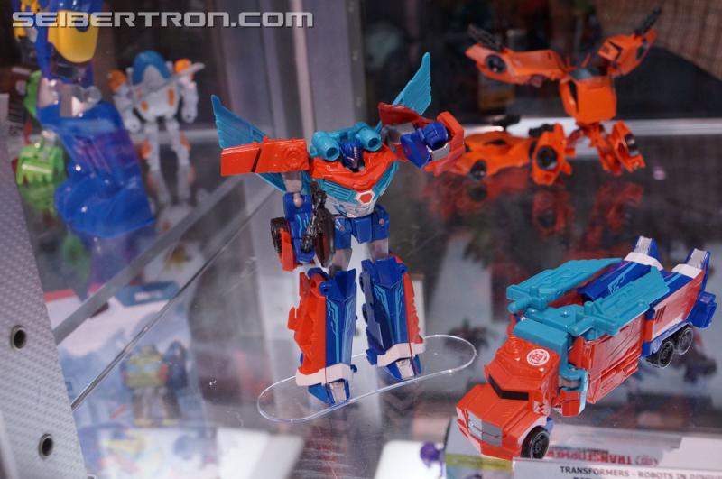 SDCC 2016 - Preview Night: Robots In Disguise