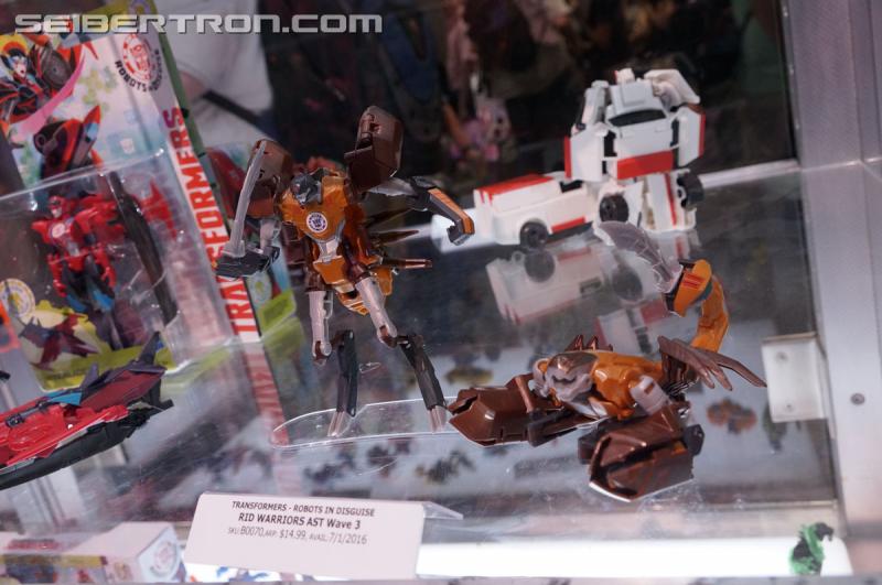 SDCC 2016: Preview Night: Robots In Disguise - Transformers Event: Robots In Disguise 020
