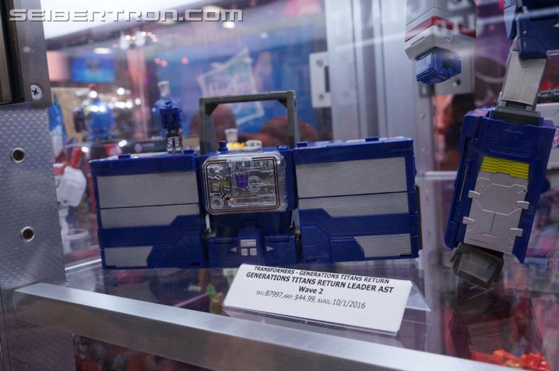 SDCC 2016 - Preview Night: Titans Return