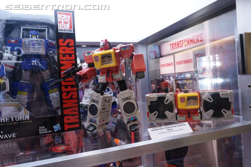 SDCC 2016 - Preview Night: Titans Return