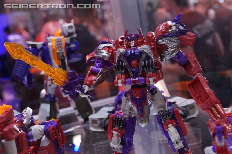 SDCC 2016 - Preview Night: Titans Return