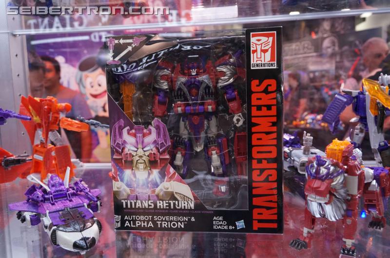 SDCC 2016 - Preview Night: Titans Return