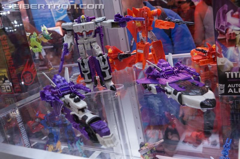 SDCC 2016: Preview Night: Titans Return - Transformers Event: Titans Return 026