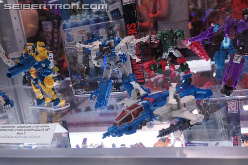 SDCC 2016 - Preview Night: Titans Return