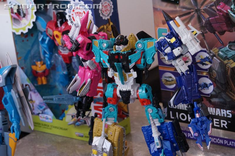 SDCC 2016 - Hasbro Press Event: Combiner Wars Liokaiser