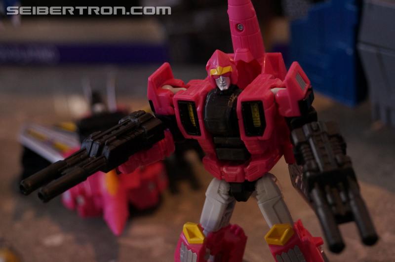 SDCC 2016: Hasbro Press Event: Combiner Wars Liokaiser - Transformers Event: Liokaiser 008